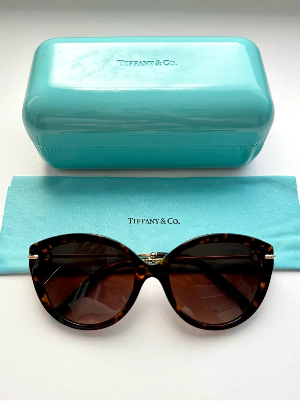 Tiffany & Co. Women's Tortoiseshell Cat Eye Sunglasses like new